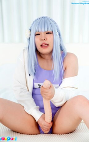 Natsumi Hayakawa masturbating with double dildo