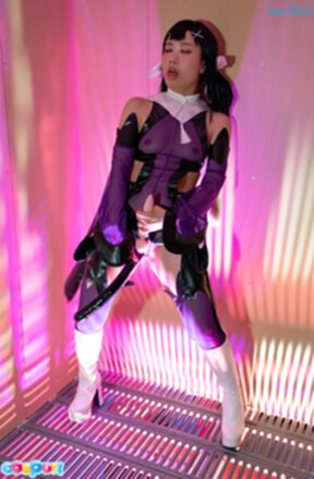 Mayu Sakurai masturbating with dildo and vibrator