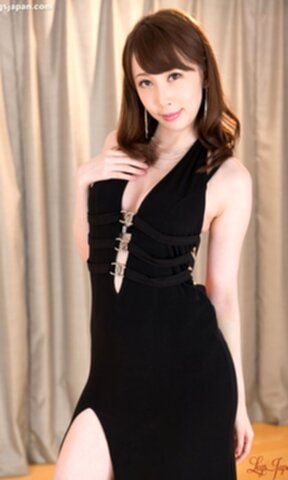 Kisaki Aya in black evening dress and high heels lowering her panties