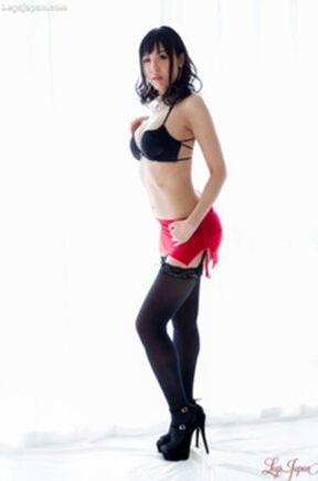 Yamazaki Honoka in underwear short red skirt and black stockings