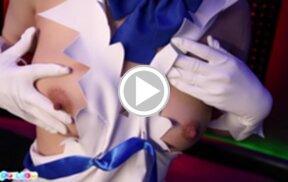 Ria Kurumi on all fours showing her nice and shaved pussy